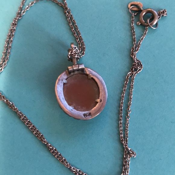 Vintage sterling silver marcasite cameo necklace - Picture 3 of 7